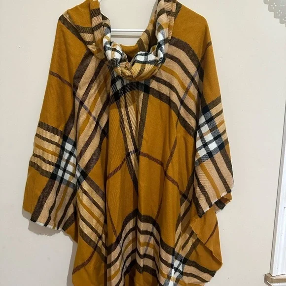 Fraas The Scarf Company Yellow Plaid Ruana Wrap - Picture 5 of 5